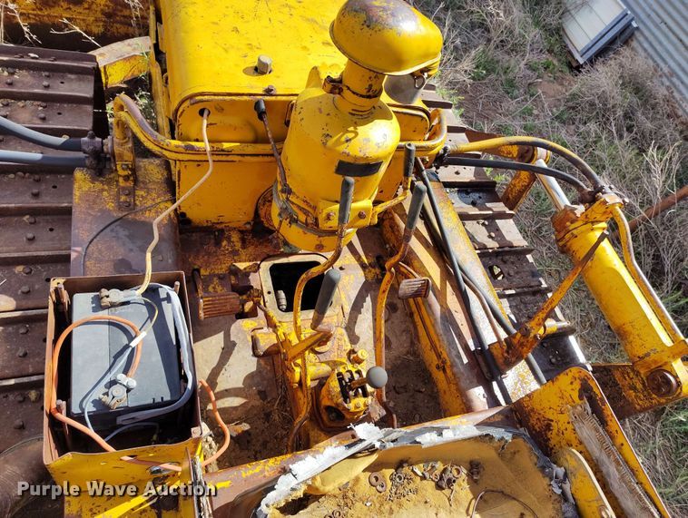 image for item DP4928 Caterpillar D4 dozer
