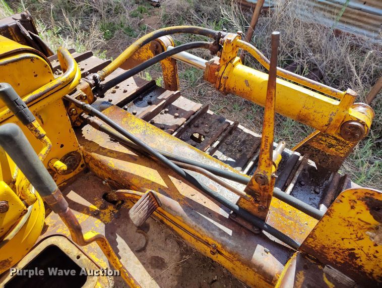 image for item DP4928 Caterpillar D4 dozer