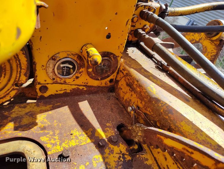 image for item DP4928 Caterpillar D4 dozer