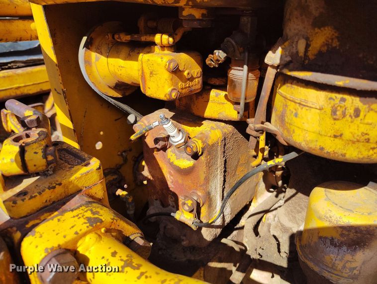 image for item DP4928 Caterpillar D4 dozer