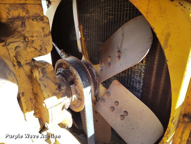 image for item DP4928 Caterpillar D4 dozer