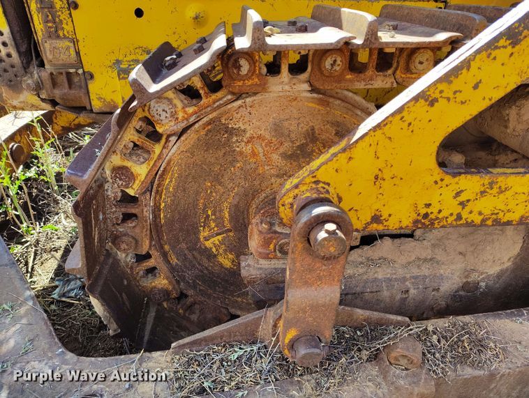 image for item DP4928 Caterpillar D4 dozer