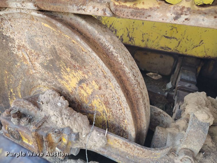 image for item DP4928 Caterpillar D4 dozer