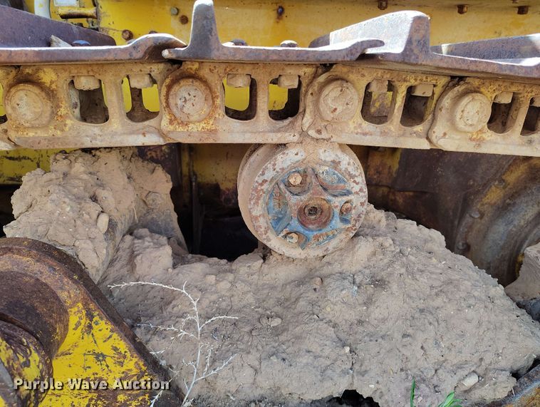 image for item DP4928 Caterpillar D4 dozer