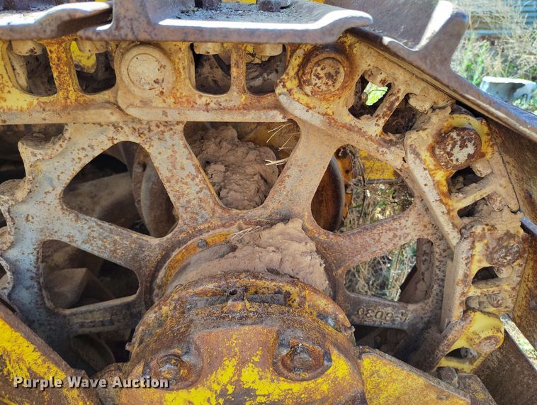 image for item DP4928 Caterpillar D4 dozer