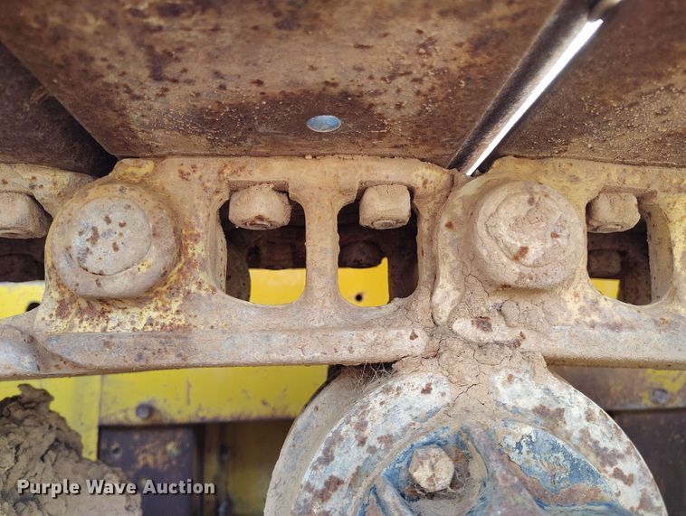 image for item DP4928 Caterpillar D4 dozer