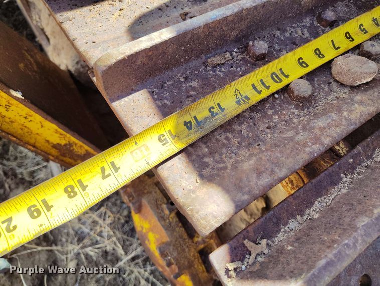 image for item DP4928 Caterpillar D4 dozer