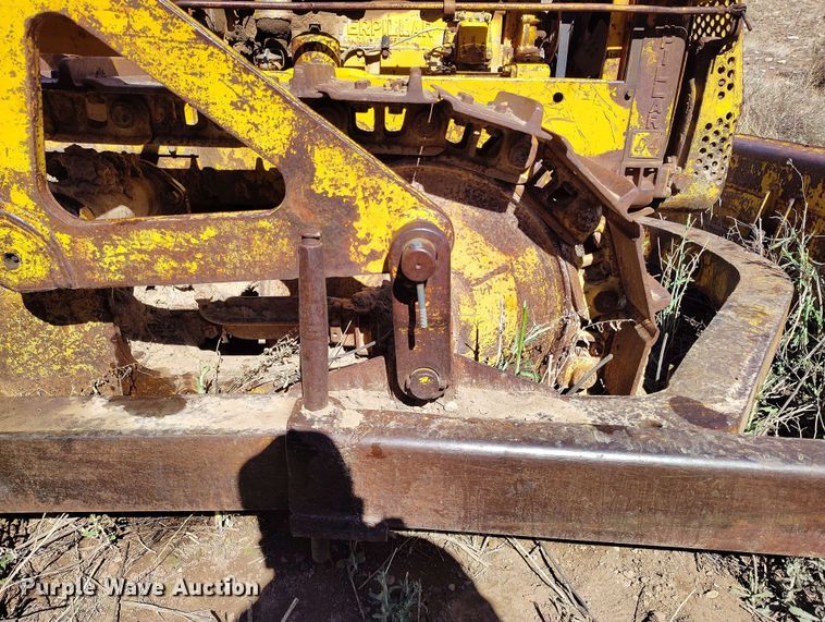 image for item DP4928 Caterpillar D4 dozer