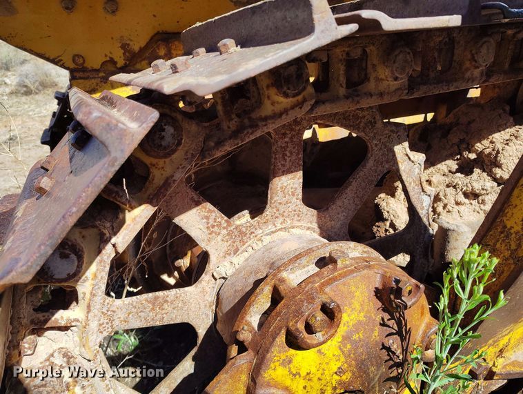 image for item DP4928 Caterpillar D4 dozer