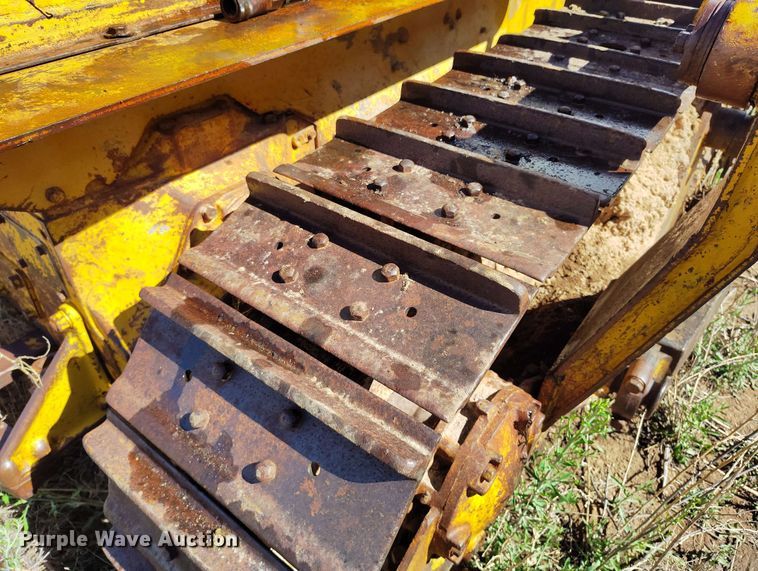 image for item DP4928 Caterpillar D4 dozer