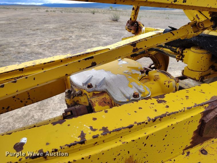 image for item DP4932 1965 Caterpillar 14D motor grader