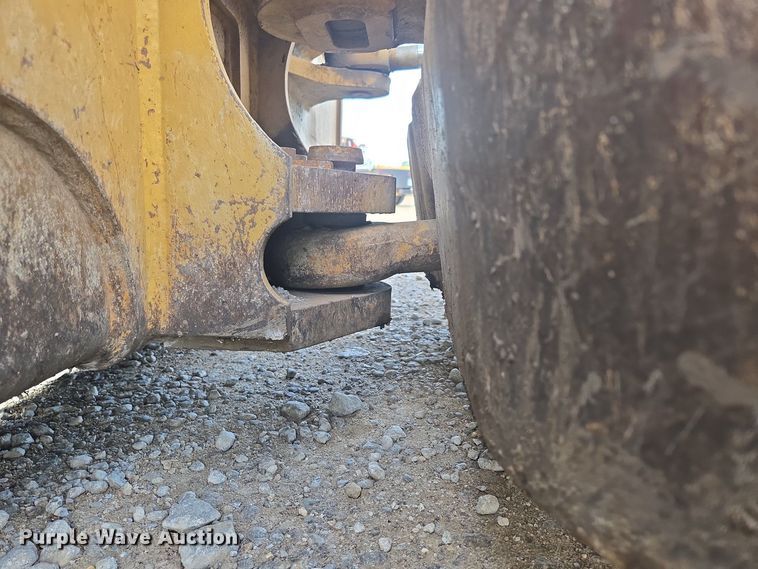 image for item DP6334 2006 Caterpillar D5N LGP dozer