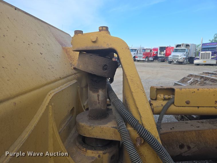 image for item DP6334 2006 Caterpillar D5N LGP dozer