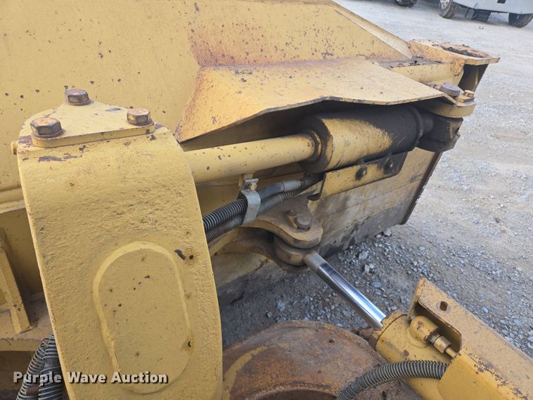 image for item DP6334 2006 Caterpillar D5N LGP dozer
