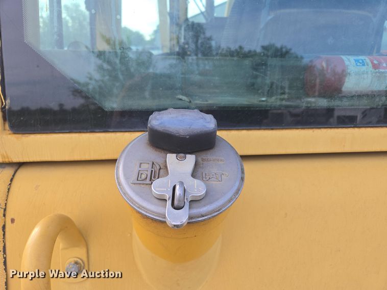 image for item DP6334 2006 Caterpillar D5N LGP dozer