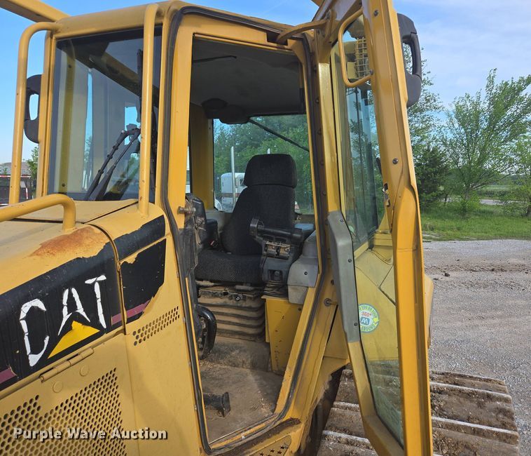 image for item DP6334 2006 Caterpillar D5N LGP dozer