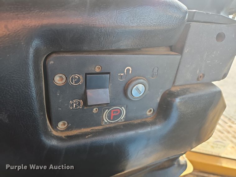 image for item DP6334 2006 Caterpillar D5N LGP dozer