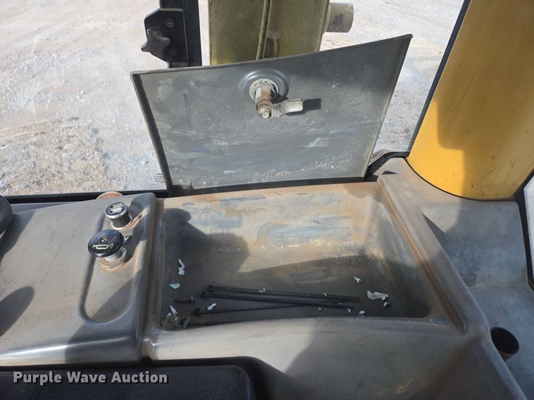 image for item DP6334 2006 Caterpillar D5N LGP dozer