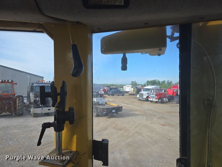 image for item DP6334 2006 Caterpillar D5N LGP dozer