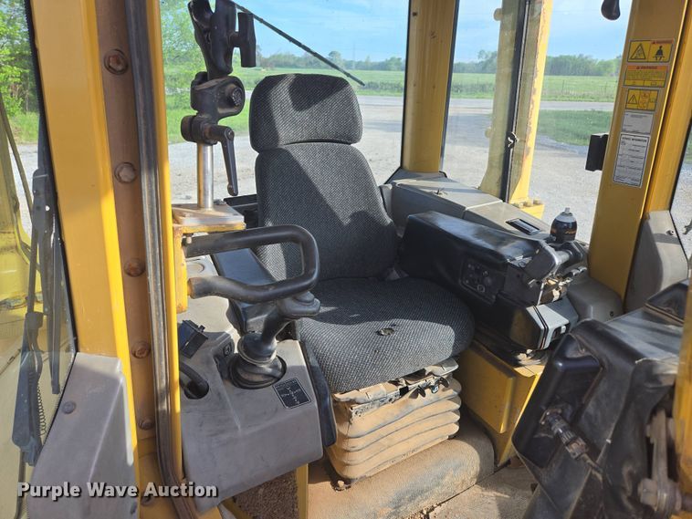 image for item DP6334 2006 Caterpillar D5N LGP dozer