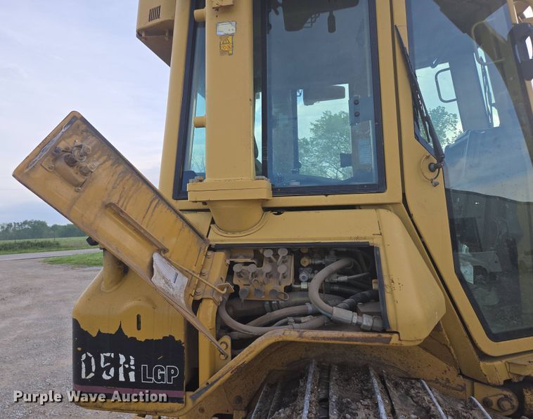 image for item DP6334 2006 Caterpillar D5N LGP dozer