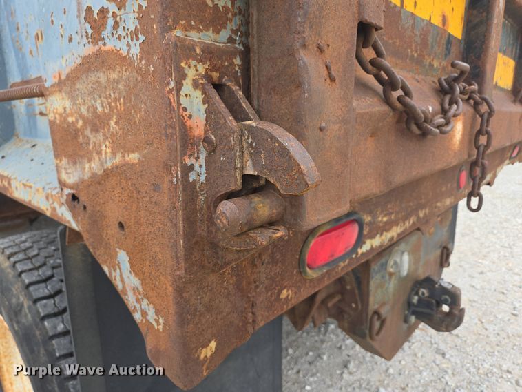 image for item DP6362 1991 International 4700 dump truck