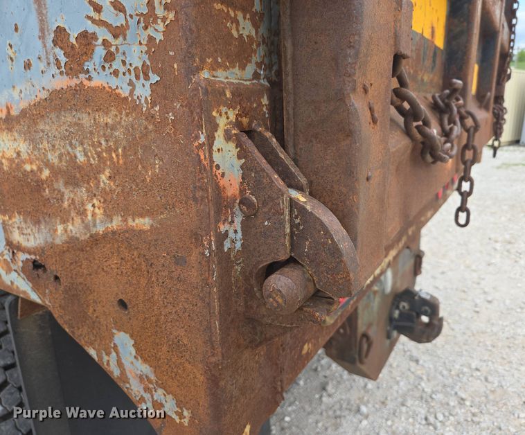 image for item DP6362 1991 International 4700 dump truck