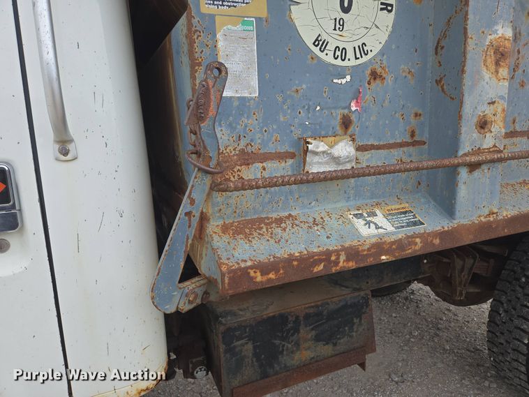 image for item DP6362 1991 International 4700 dump truck