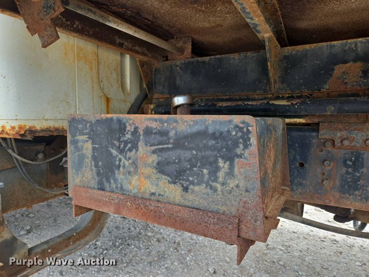 image for item DP6362 1991 International 4700 dump truck