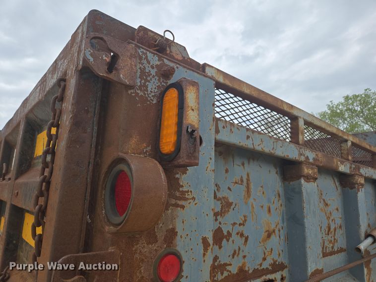 image for item DP6362 1991 International 4700 dump truck