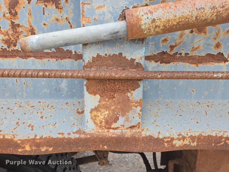 image for item DP6362 1991 International 4700 dump truck