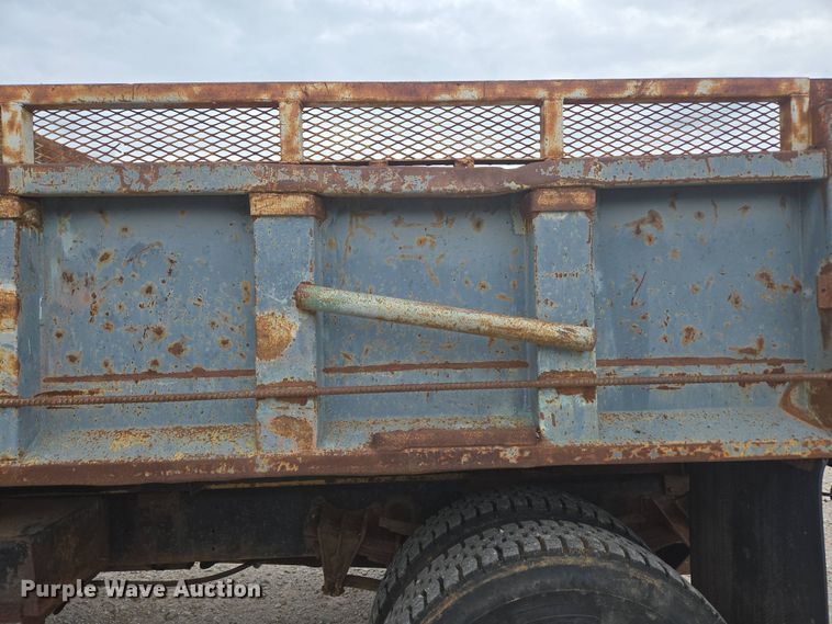 image for item DP6362 1991 International 4700 dump truck