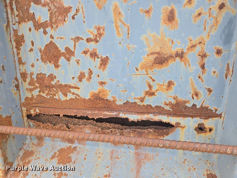 image for item DP6362 1991 International 4700 dump truck