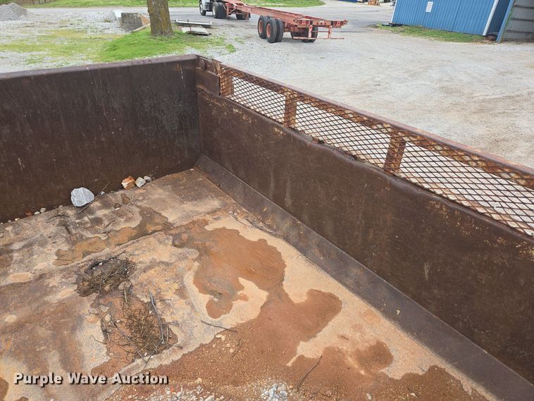 image for item DP6362 1991 International 4700 dump truck