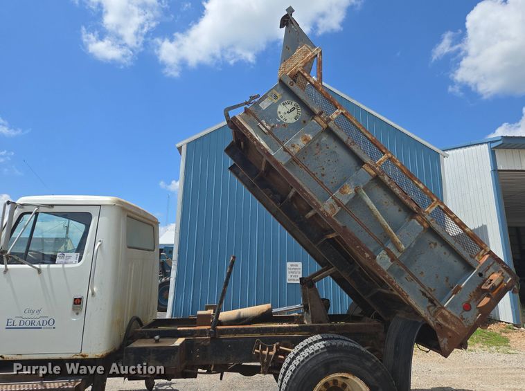 image for item DP6362 1991 International 4700 dump truck