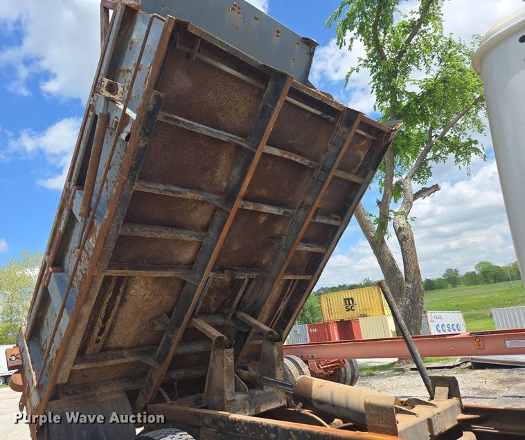 image for item DP6362 1991 International 4700 dump truck