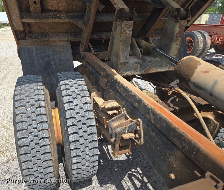 image for item DP6362 1991 International 4700 dump truck