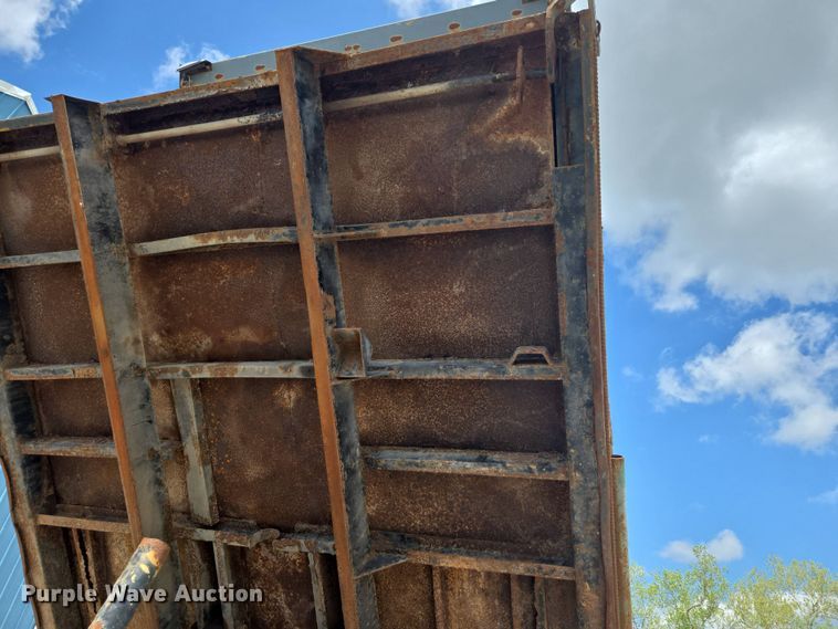 image for item DP6362 1991 International 4700 dump truck