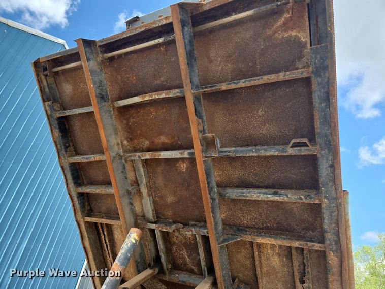 image for item DP6362 1991 International 4700 dump truck