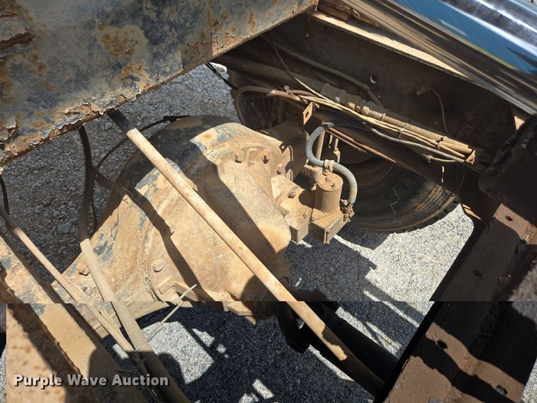 image for item DP6362 1991 International 4700 dump truck