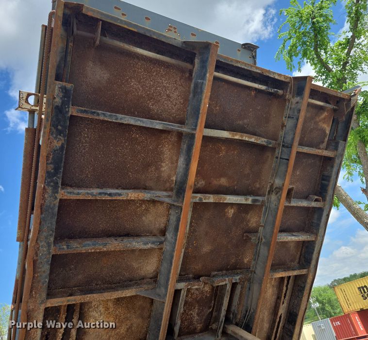 image for item DP6362 1991 International 4700 dump truck