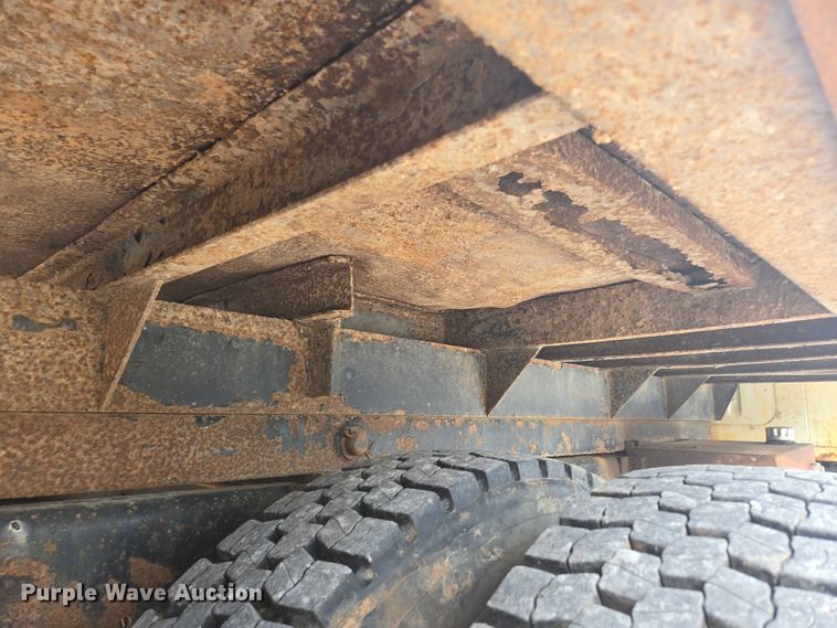 image for item DP6362 1991 International 4700 dump truck