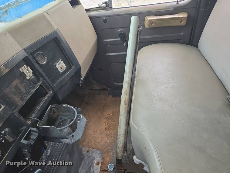 image for item DP6362 1991 International 4700 dump truck