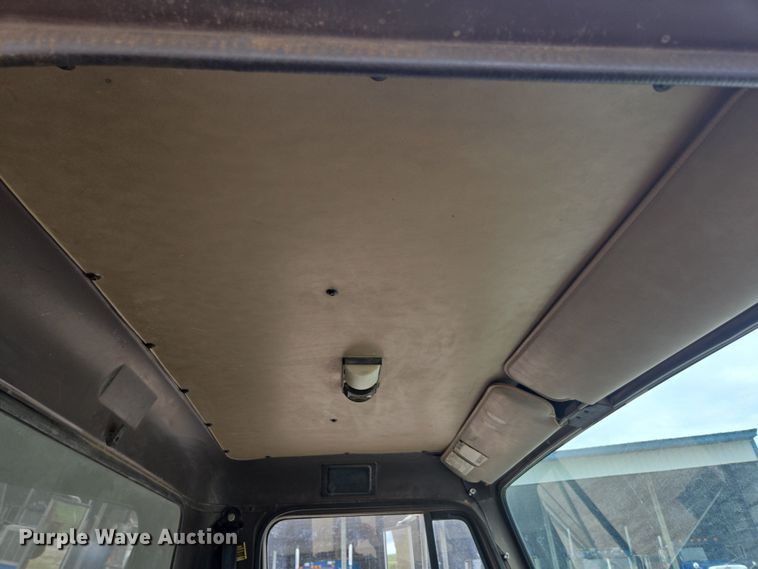 image for item DP6362 1991 International 4700 dump truck