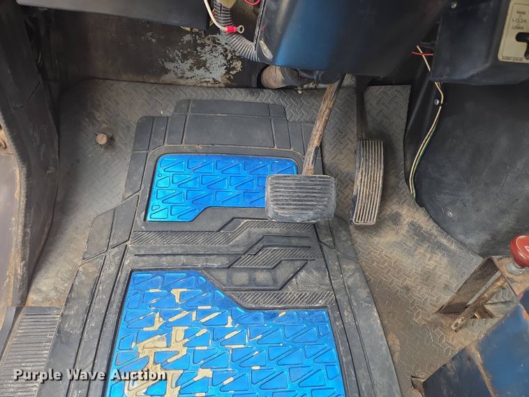 image for item DP6362 1991 International 4700 dump truck