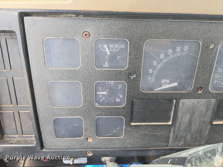 image for item DP6362 1991 International 4700 dump truck