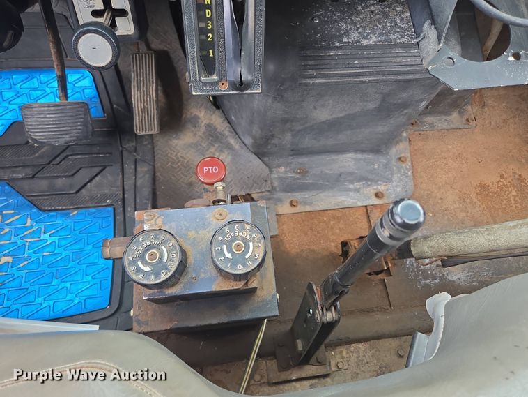 image for item DP6362 1991 International 4700 dump truck