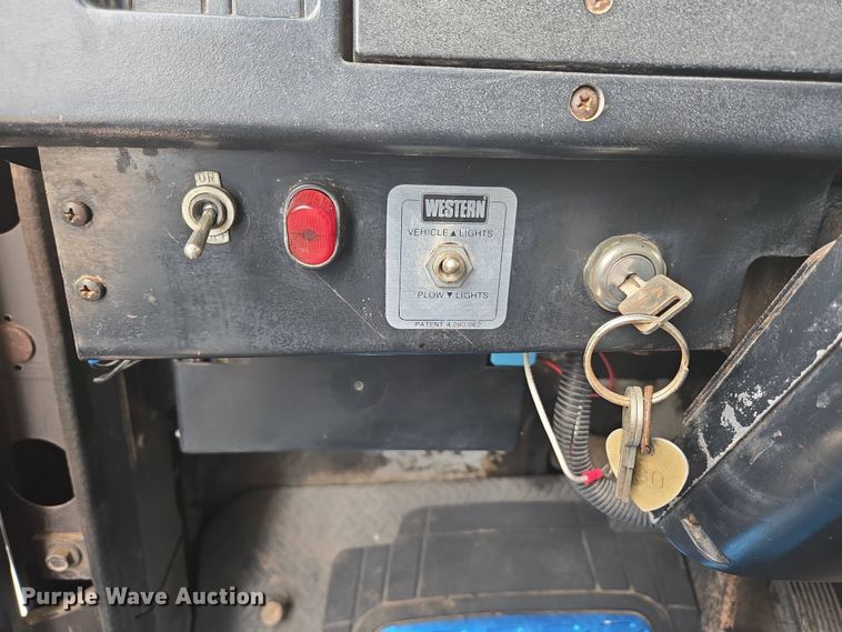 image for item DP6362 1991 International 4700 dump truck