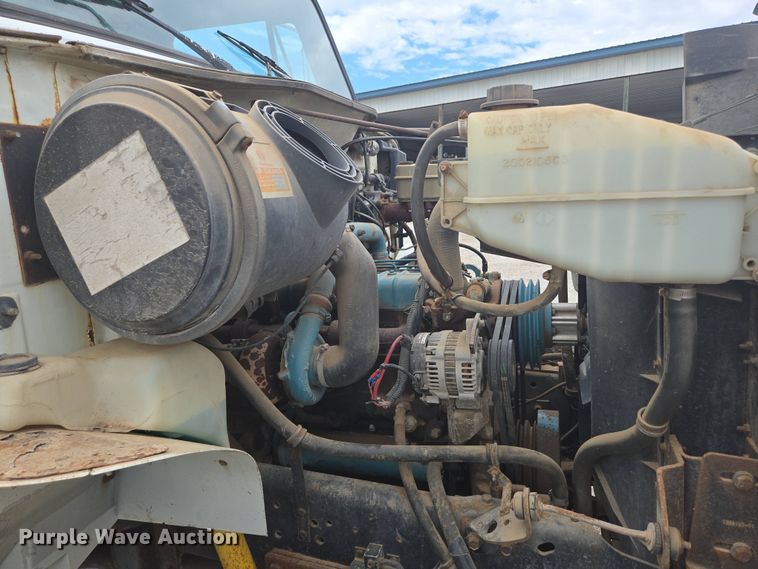 image for item DP6362 1991 International 4700 dump truck