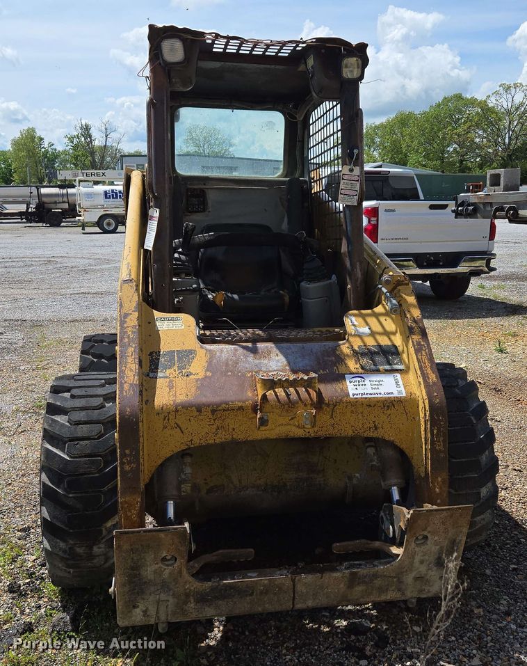 image for item DP6372 2004 Caterpillar 236 skid steer loader